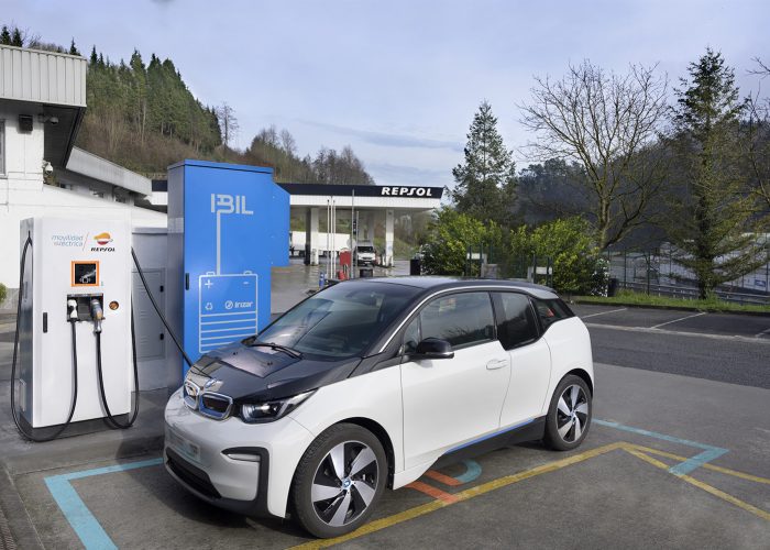The first charging station for electric vehicles using second life batteries from Irizar e-mobility is in service