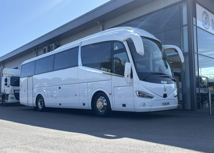 P&J Ellis Adds Three New Irizar Integral i6 Coaches to Fleet